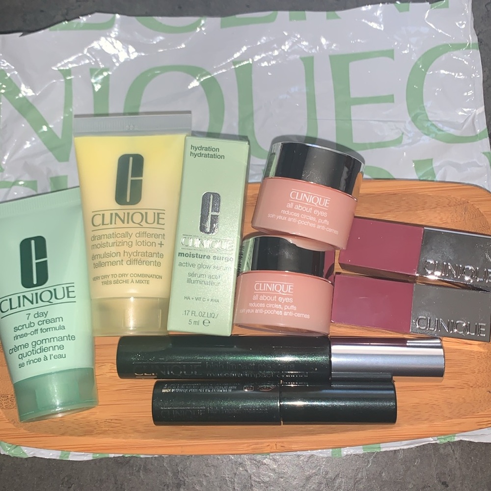 BRAND NEW!! Clinique 9 pc Skincare and Makeup Set
